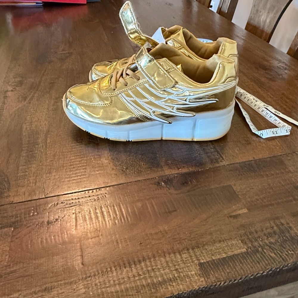 Metallic Gold Platform Roller Sneakers light up - Picture 8 of 10